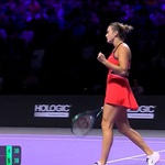 Sabalenka đánh bại đương kim vô địch Coco Gauff, đi tiếp vào bán kết WTA Finals 