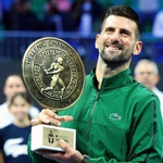Novak Djokovic lập kỷ lục vô địch trên mặt sân cứng