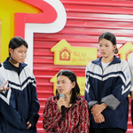 MC Mỹ Vân cảm phục nghị lực cô bé 17 tuổi thay cha chăm lo mẹ và em gái