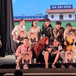 NSND Hồng Vân trao quyền cho người trẻ