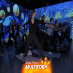 Yoga trong không gian nghệ thuật Van Gogh ở Istanbul