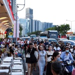 TP. Hồ Chí Minh làm 2 cầu vượt cho người đi bộ 'thoát ải' vượt đường Tôn Đức Thắng