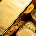 Thị trường ngày 15/12/2025: Vàng neo ở mức cao kỷ lục, xăng dầu có xu hướng giảm giá