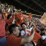 SEA Games 33: Bán kết bóng đá nam - Khán giả Việt bùng nổ cảm xúc trên sân Rajamangala