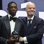 Sau Quả bóng vàng, Dembele giành luôn FIFA The Best