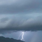 Cảnh báo mưa lớn, dông lốc từ Quảng Trị đến Nam Bộ