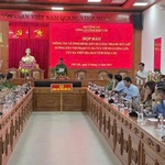 Công bố triệt phá đường dây buôn bán ma túy khủng, thu giữ 2 khẩu súng