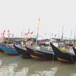 Kiểm tra tàu cá chưa đủ điều kiện hoạt động ở xã Long Hải, TP. Hồ Chí Minh