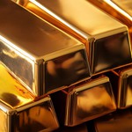 Thị trường ngày 29/12: Giá vàng neo ở ngưỡng cao, giá xăng dầu xu hướng giảm giá