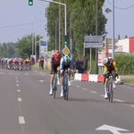 Evenepoel giữ áo Vàng Dauphiné dù ngã xe, Stewart thắng chặng WorldTour đầu tiên