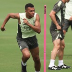 Mbappe trở lại sẵn sàng 'đại chiến' với Juventus