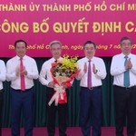 Thành ủy TP.HCM trao quyết định của Bộ Chính trị, chuẩn y đồng chí Đặng Minh Thông giữ chức Phó Bí thư Thành ủy TP.HCM