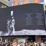 "Tia sáng" của Justin Bieber giữa cảnh nợ nần và tin đồn ly hôn