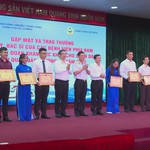 Gặp mặt y, bác sĩ tham gia đoàn khám sức khỏe cho quân dân tại Trường Sa
