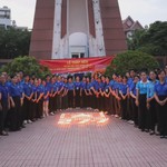 Thắp nến tri ân các Anh hùng liệt sĩ tại Khu di tích Kho bom Phú Thọ Hòa