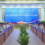 TP.HCM trao quyết định cán bộ cho Đoàn ĐBQH và HĐND thành phố