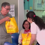 Khám bệnh, cấp thuốc miễn phí tri ân người có công tại TP.HCM