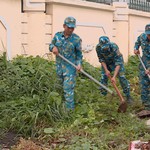Phường Bảy Hiền ra quân dọn dẹp vệ sinh môi trường