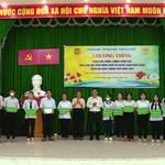 Học bổng Lương Định Của tiếp sức cho 125 học sinh xã Bình Khánh