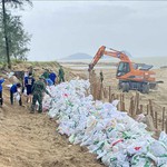 Ứng phó bão số 5: Các tỉnh, thành phố có phương án di dời 152.387 hộ/586.770 khẩu và cấm biển