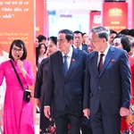 Tổng Bí thư Tô Lâm tham quan Triển lãm ảnh "Quốc hội Việt Nam - 80 năm kế thừa và phát triển"