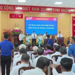 Phường Phú Định trao Huy hiệu Đảng đợt 2/9