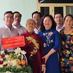 Lãnh đạo TP.HCM thăm Mẹ Việt Nam anh hùng