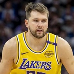 Luka Doncic gia hạn hợp đồng ba năm với Lakers