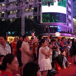 Khán giả đội mưa xem tổng duyệt Gala "Chuông vàng vọng cổ"