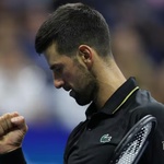 Novak Djokovic vượt khó vào vòng 4 Mỹ mở rộng
