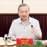 Khẩn trương triển khai đột phá phát triển giáo dục - đào tạo