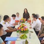 Bộ Y tế thăm, động viên cán bộ, chiến sĩ lực lượng vũ trang Côn Đảo