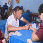 Phú Giáo: Người dân phấn khởi nhận tiền mừng lễ Quốc khánh 2/9