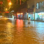 Lũ đặc biệt lớn trên sông Hồng, 4 giờ dâng 2,6m