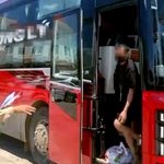 "Nhồi" 49 người vào ô-tô 26 chỗ, tài xế và chủ xe khách bị phạt 57,5 triệu