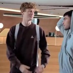 Alcaraz và Sinner cùng đến Melbourne, sẵn sàng cho Úc Mở rộng