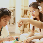 Chậm: Kỹ thuật thu hút sự chú ý của trẻ