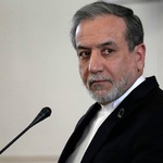 Căng thẳng Mỹ - Iran: Tehran "vừa đấm vừa xoa", ông Trump dọa áp thuế 25% lên đối tác của Iran