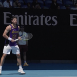 Carlos Alcaraz tập luyện chuẩn bị cho Úc mở rộng