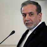 Iran: Sẵn sàng đáp trả nếu Mỹ tấn công, nhưng vẫn mở cửa đàm phán