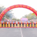 Xã Nhà Bè ra mắt tuyến xe buýt miễn phí đưa đón học sinh, người dân