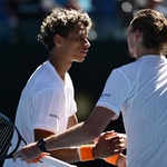 Các hạt giống gặp khó khăn trong ngày khởi tranh Úc mở rộng