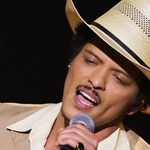 ''I just might'' giúp Bruno Mars lập cột mốc mới trên Billboard Hot 100