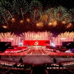 Mãn nhãn "đại tiệc" pháo hoa mừng thành công Đại hội XIV của Đảng