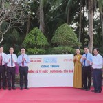 Rực rỡ sắc đỏ "Đường cờ Tổ quốc" giữa lòng Côn Đảo