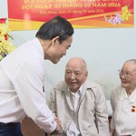 Bí thư Thành ủy TP. Hồ Chí Minh trao Huy hiệu 80 năm tuổi Đảng cho đồng chí Tô Bửu Giám