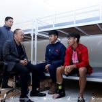 Lãnh đạo LĐBĐ Việt Nam đến thăm và động viên cầu thủ U23 đang điều trị chấn thương