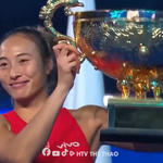 Zheng Qinwen vô địch tại China Open, tăng 31 bậc trên bảng xếp hạng WTA