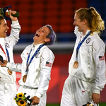 Sam Mewis: Chị em tôi chưa từng nghĩ đến con đường nào khác ngoài bóng đá