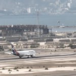 Houthi tiếp tục tấn công sân bay, cơ sở dầu mỏ của Ả-Rập Xê-Út
